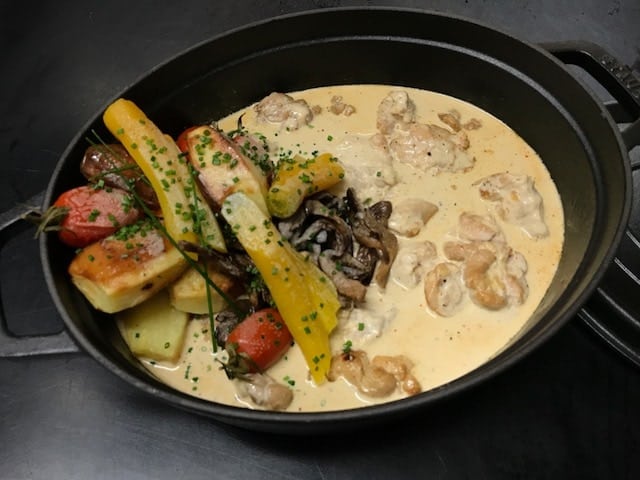 RIS DE VEAU AU PORTO ET PETITS LÉGUMES