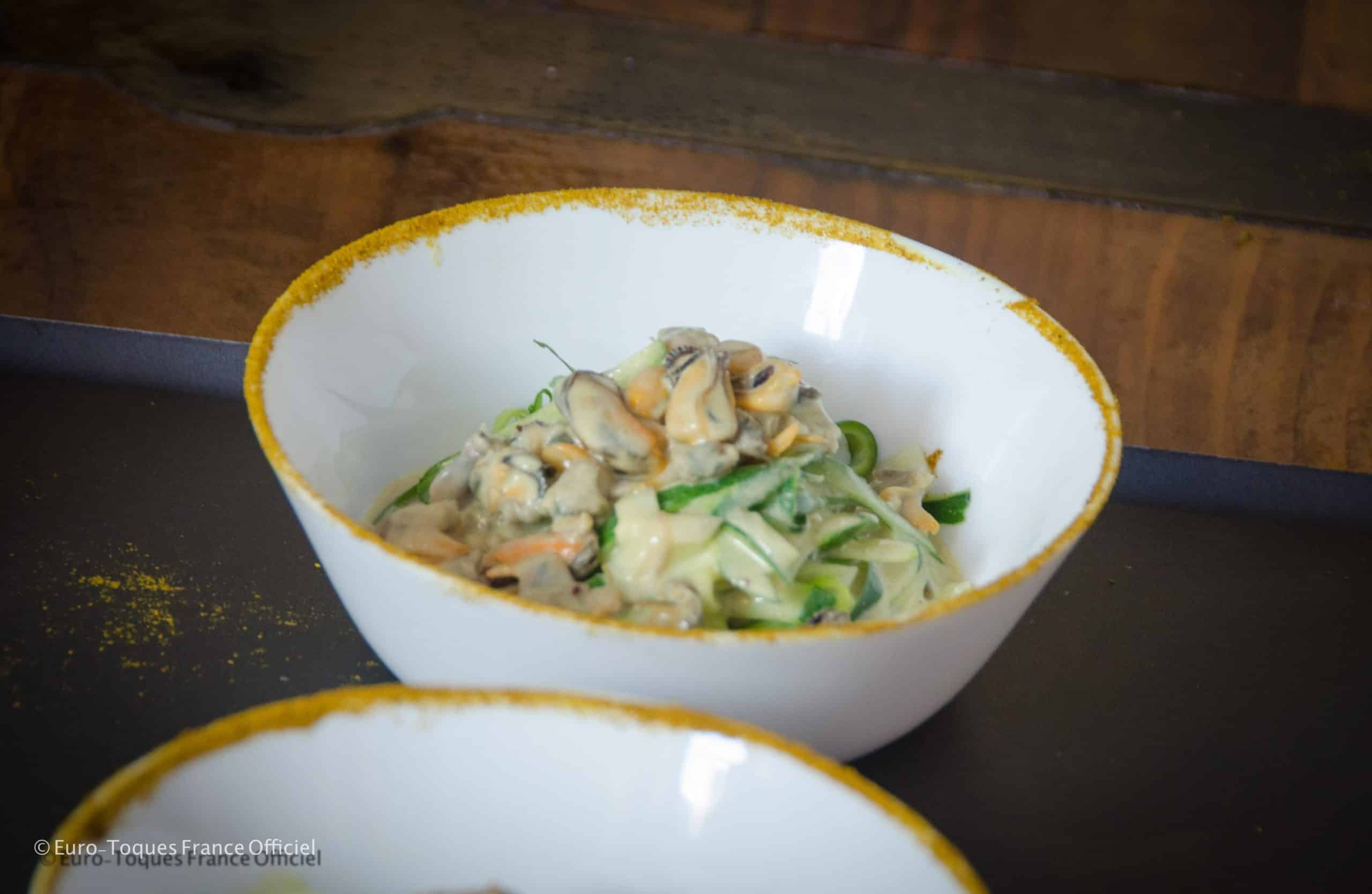 Tagliatelles de courgettes aux coques et moules façon marinière