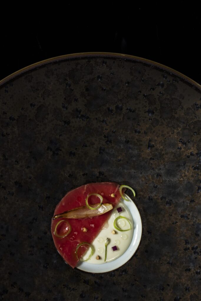 Carpaccio de bœuf, oignon paille