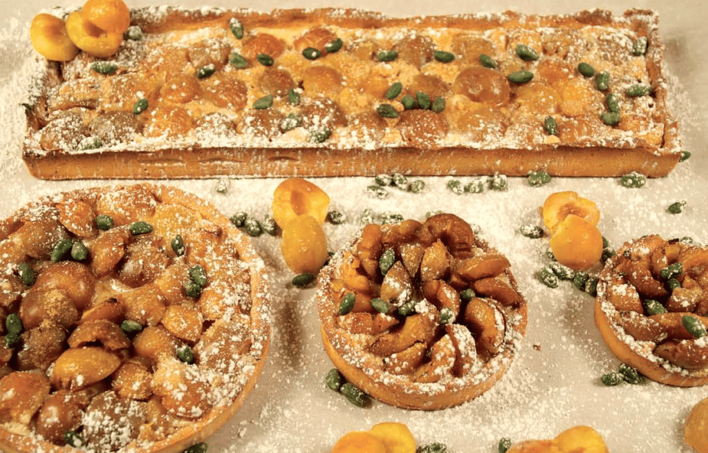 Tarte aux mirabelles et pistaches