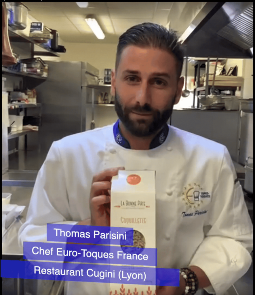 « Un chef dans mon assiette » … Tomas Parisini et sa recette de coquillettes au parmesan