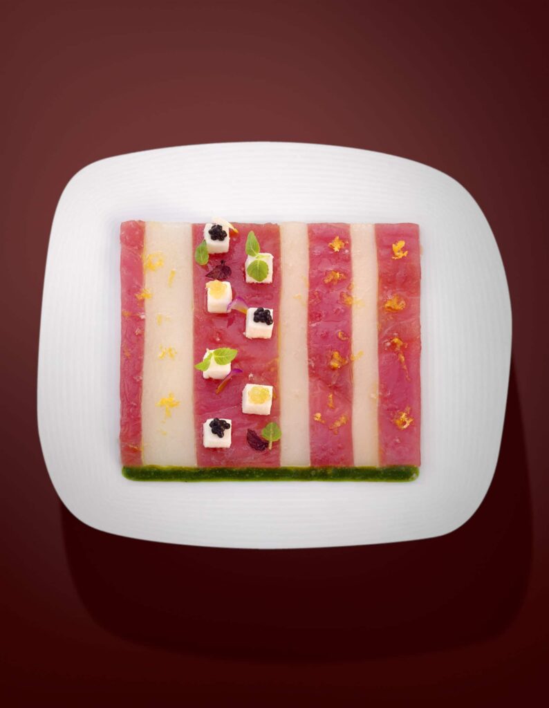 Carpaccio de thon rouge et daïkon acidulé, mousseux de raifort