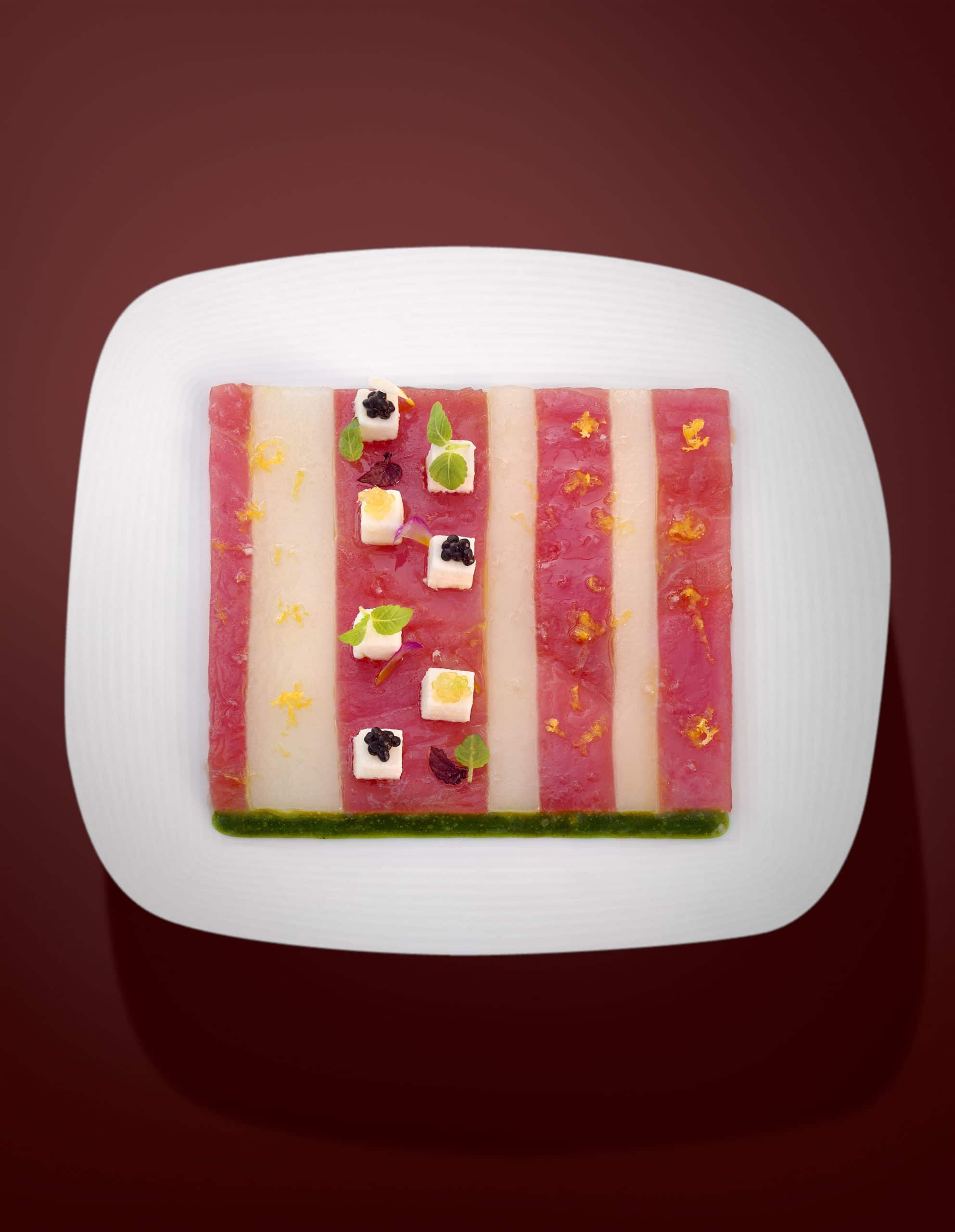 Carpaccio de thon rouge et daïkon acidulé, mousseux de raifort