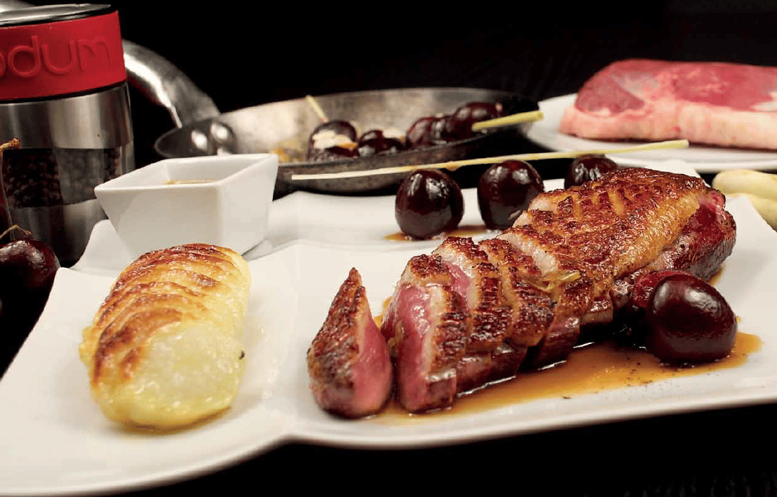 Magret de canard, cerises du Ventoux et citronnelle