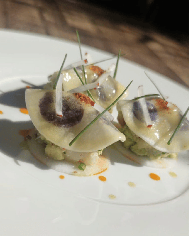 Raviole végétale à l’araignée de mer, sauce aigre-douce