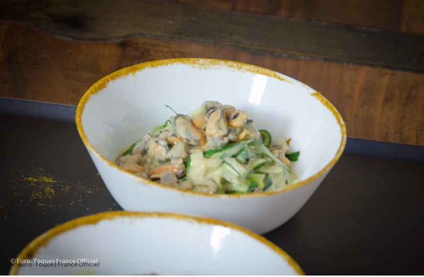 Tagliatelles de courgettes aux coques et moules façon marinière
