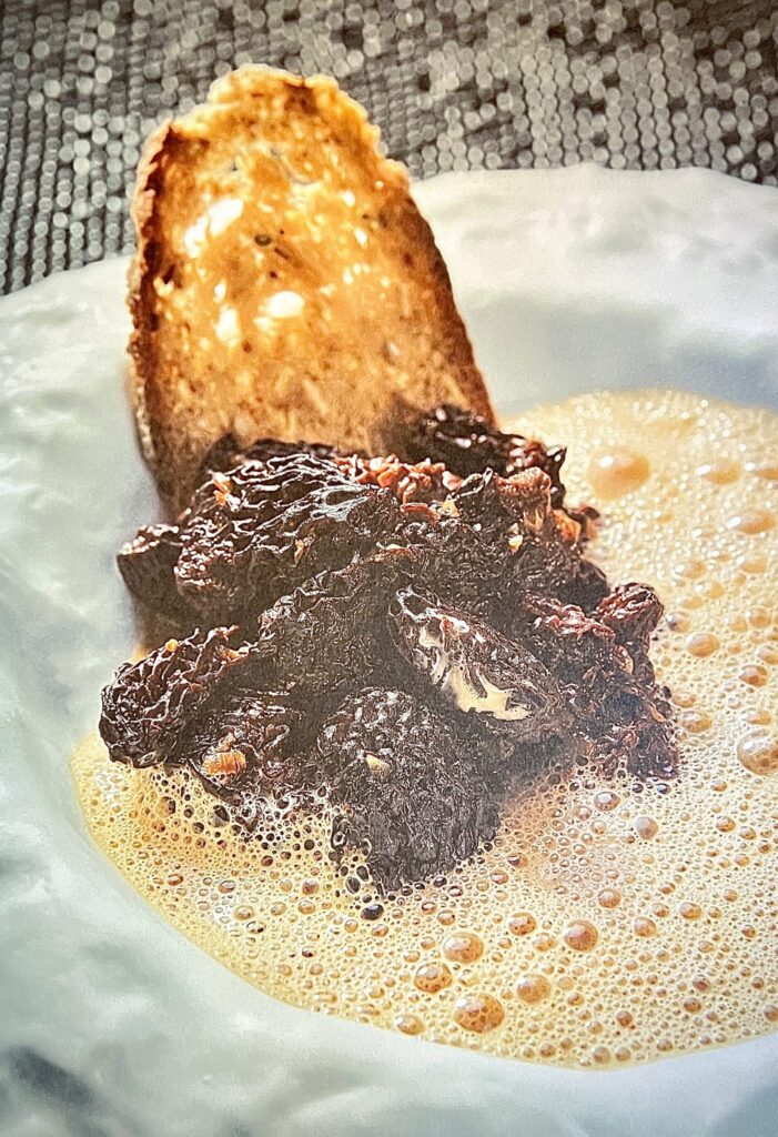 Risotto Arborio aux morilles, écume de sauce de morilles au vin jaune