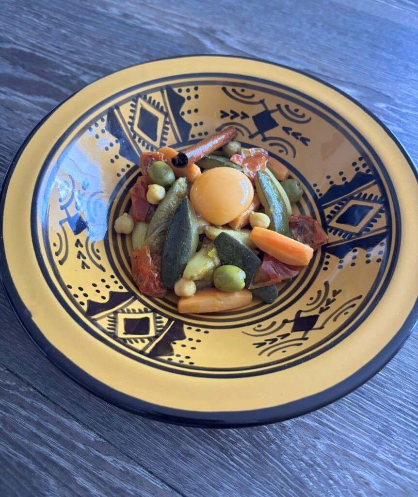 Tajine de légumes, oeuf confit à l’huile d’olive