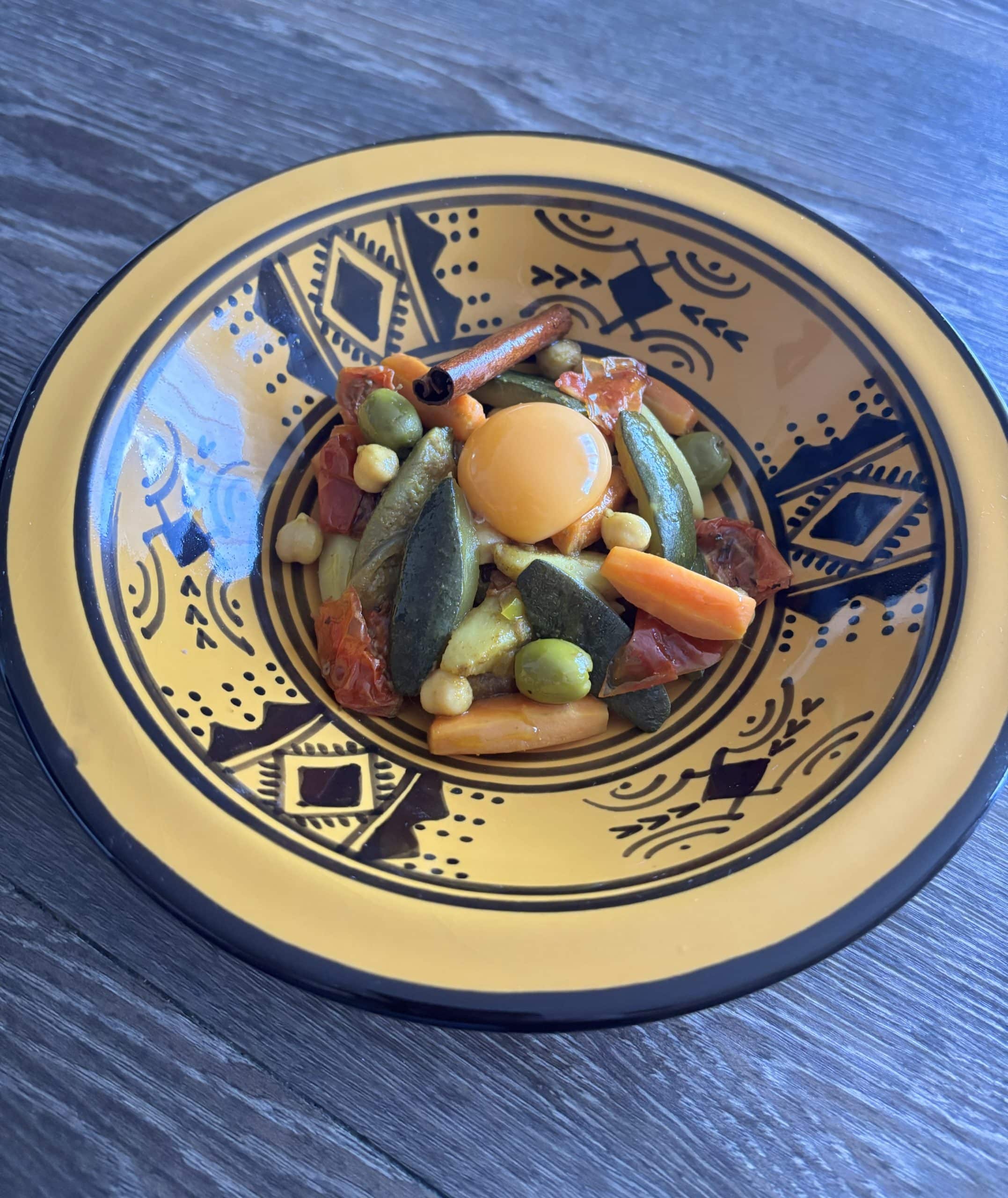 Tajine de légumes, oeuf confit à l’huile d’olive
