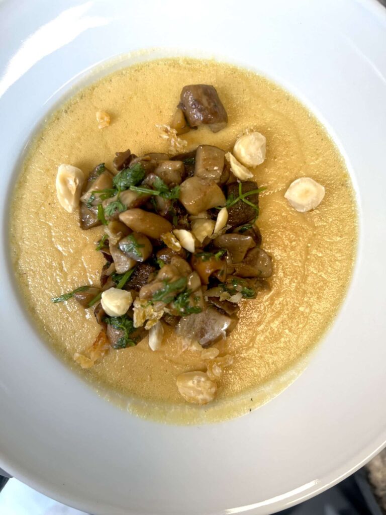 Royale de foie gras aux cèpes et aux noisettes